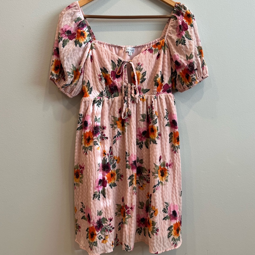 Pink Floral Dress with Puffed Sleeves and Tie Detail